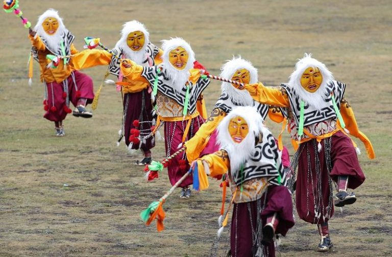 Cham dance during August Litang horse racing festival